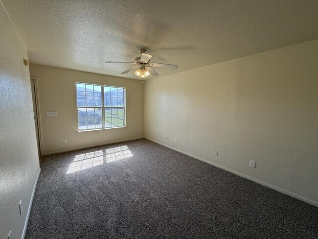 Building Photo - 2811 Cantabrian Dr