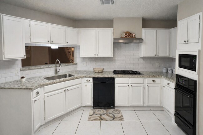 Foto del edificio - 15334 Oak Terrace Dr