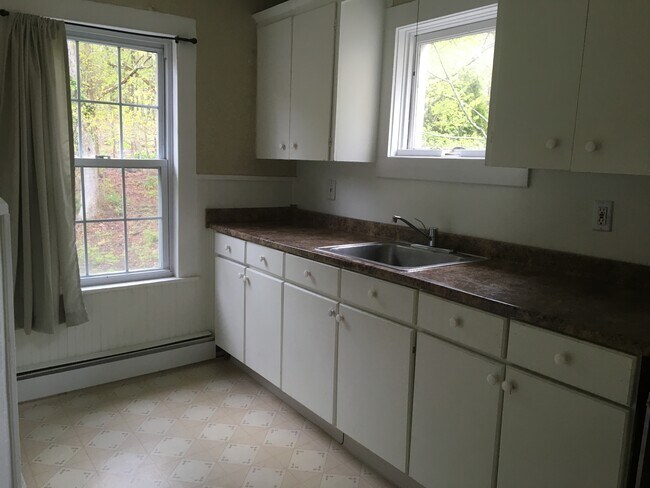kitchen - 28 Main St