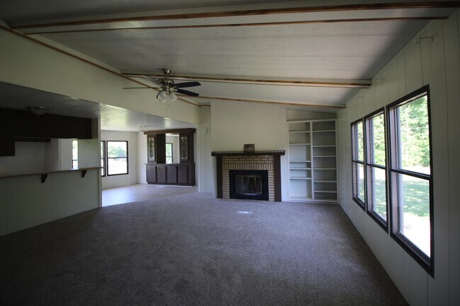 Building Photo - 102 Vz County Rd 1138