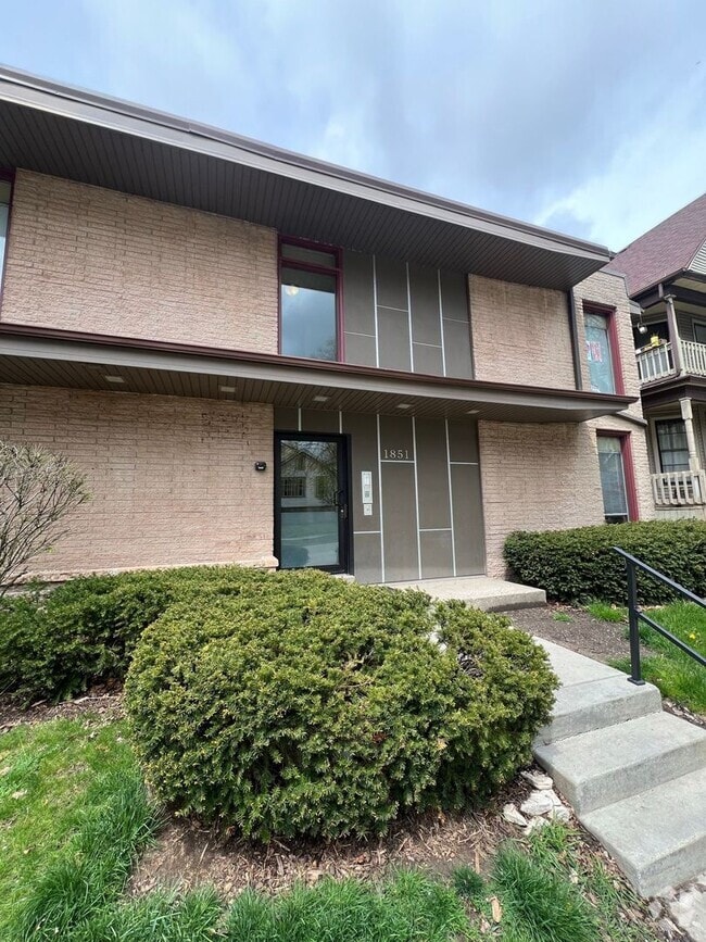 Building Photo - 1851 N Oakland Ave
