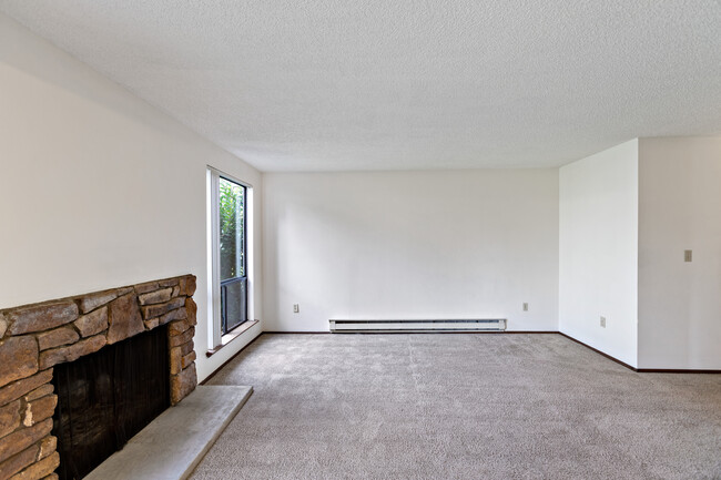 Building Photo - 2534 Warner Ave