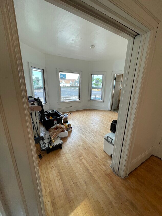 1161 W Windlake Ave, Milwaukee, WI 53215 House Rental in Milwaukee