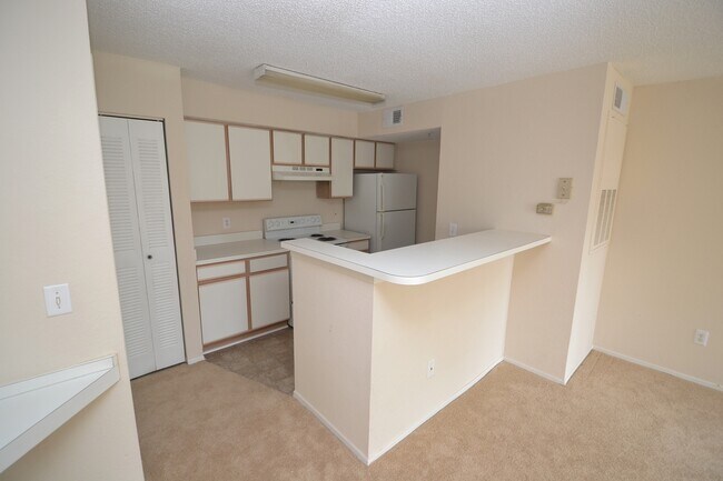 Foto del edificio - Beautiful 1/1 in Villas Del Sol ~ Gated Comm w/ Resort-Style Amenities!