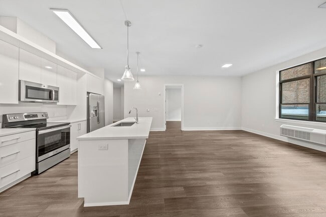 Building Photo - 121 34th St