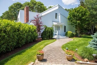 Building Photo - 5 Cedarfield Ln
