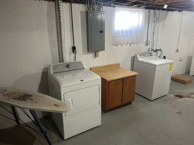 Foto del edificio - 1900 W Clark St