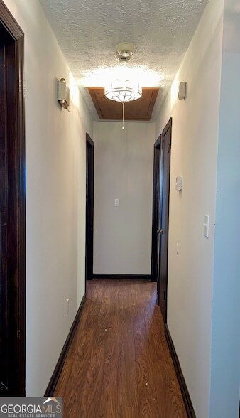 Foto del edificio - 1032 Genny Ln