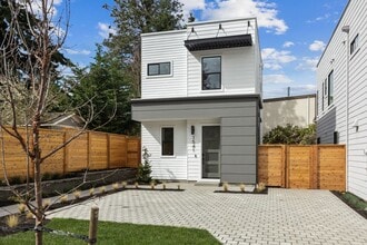 Building Photo - 1541 3rd St