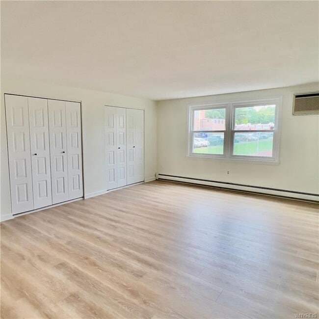 Foto del edificio - 6321 W Quaker St