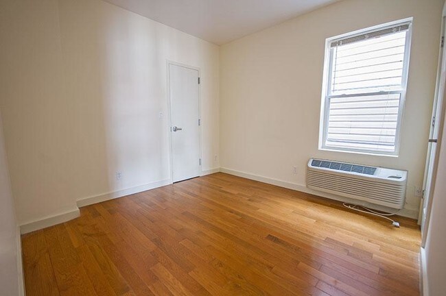 Foto del edificio - 63 Troutman St