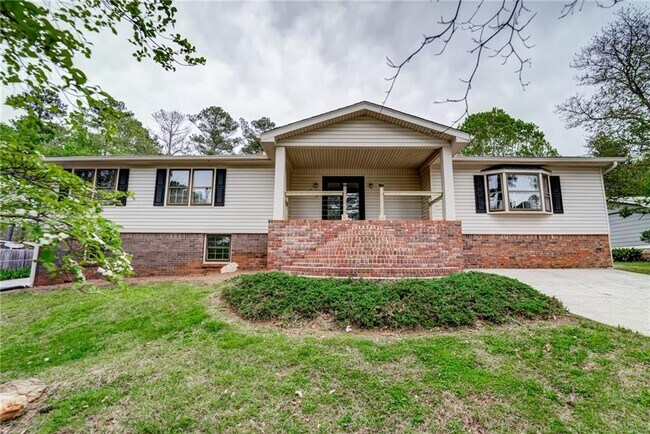 Foto del edificio - 770 Pine Lake Dr NW