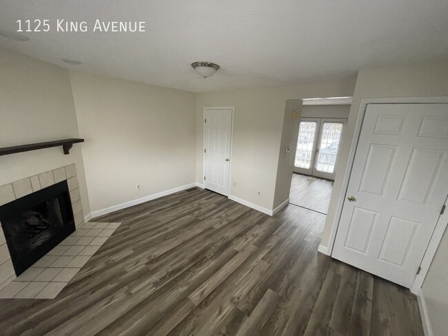 Building Photo - 2 Bed/ 2 Bath Grandview Townhouse with Fin...