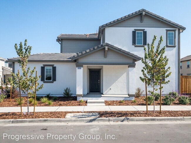 Foto del edificio - 4 br, 3 bath House - 6086 Oxford Place