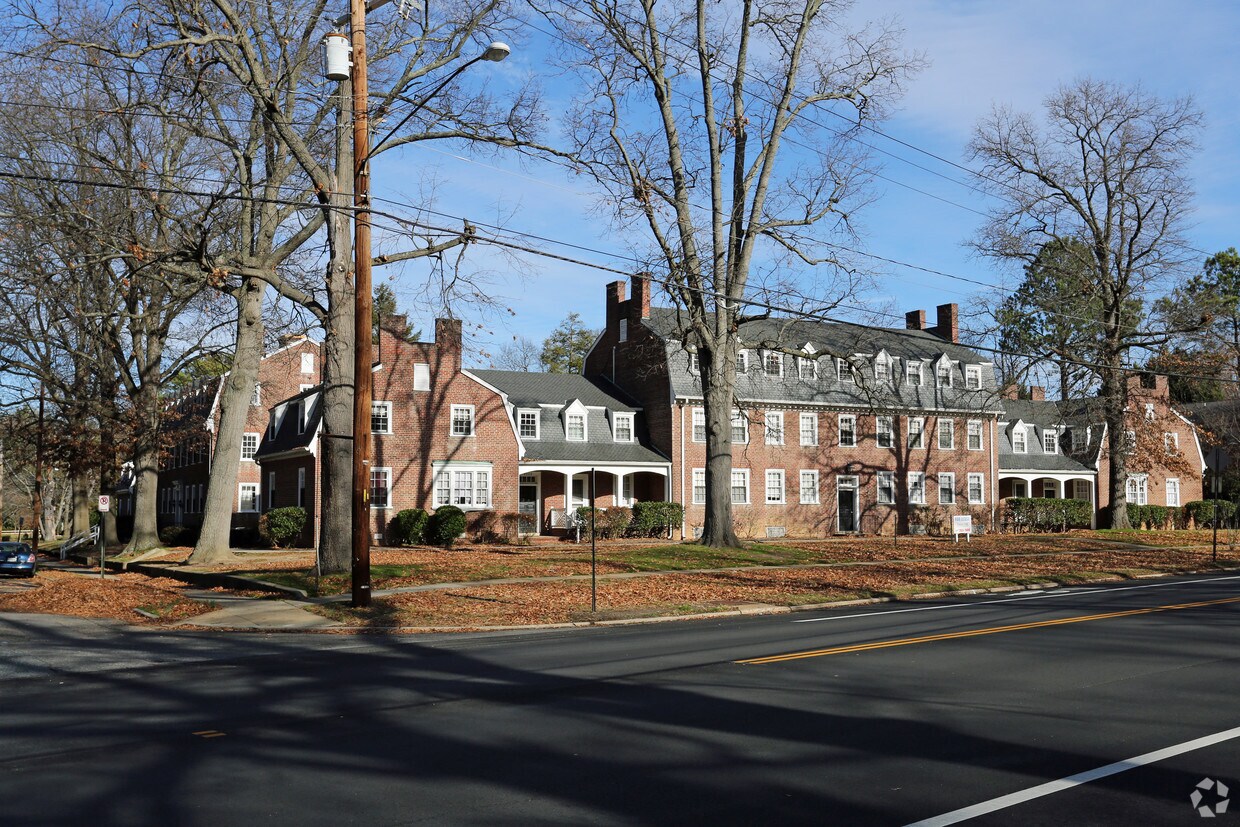 Foto del edificio - Forest Hill Avenue Apartments