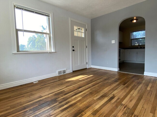 Foto del edificio - 2885 Van Buren Ave