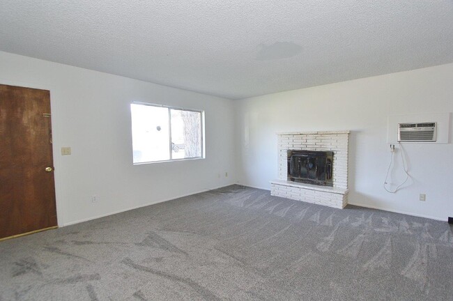 Building Photo - 1505 E Beech St