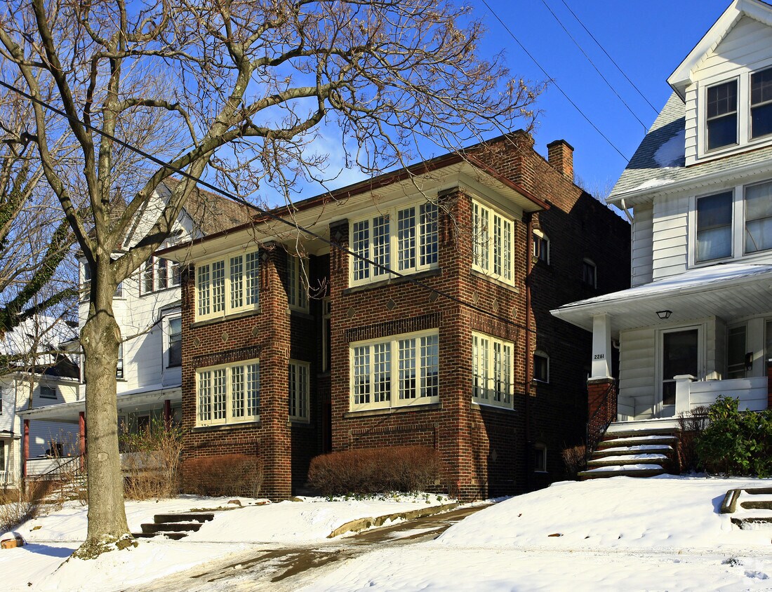 Building Photo - 2257 Grandview Ave