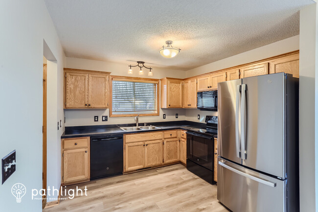 Building Photo - 832 2nd St, St. Paul Park, MN, 55071