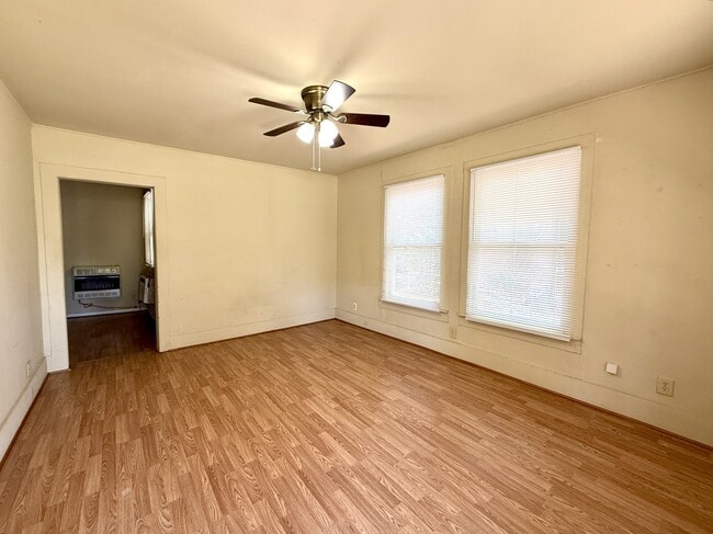 Foto del edificio - 817 Hargrove St