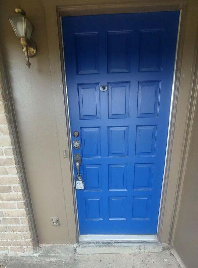 Front Door Set the Tone for the Home - 5538 W Ridgecreek Dr