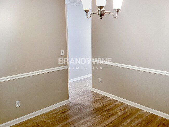 Building Photo - One month FREE RENT!!!