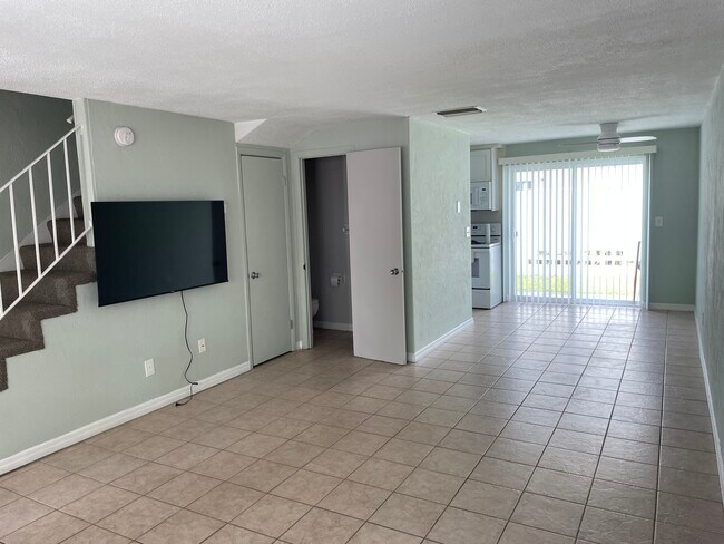 Foto del edificio - 1610 S Palmetto Ave