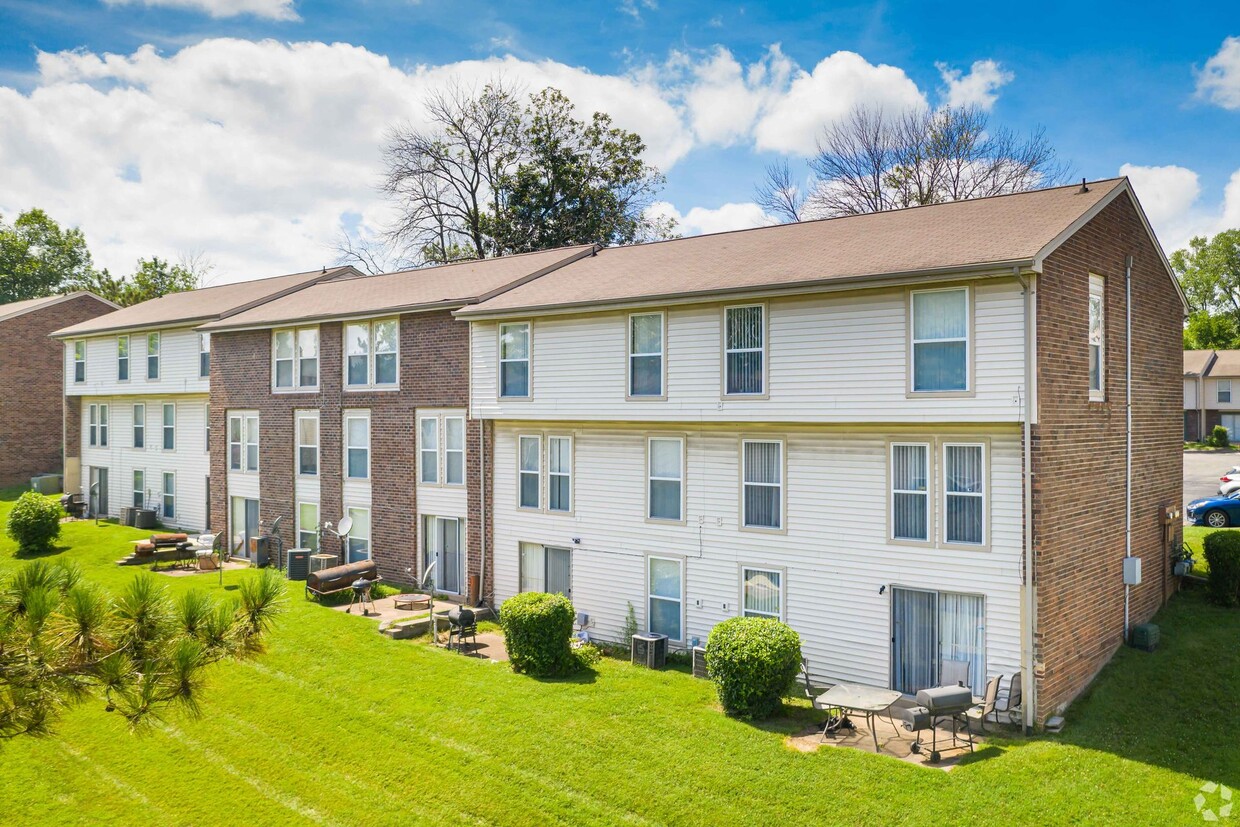 Primary Photo - River Trace Townhomes