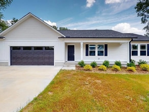 Building Photo - 204 Grand Oaks Dr