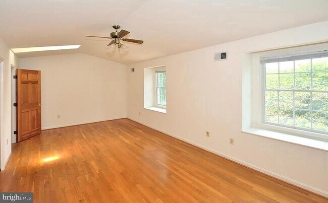 Foto del edificio - 4620 7th St N