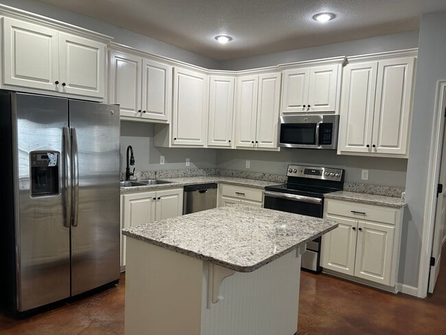 Building Photo - 101 Private Rd 4017