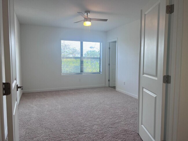 Foto del edificio - 136 SE 5th Ct