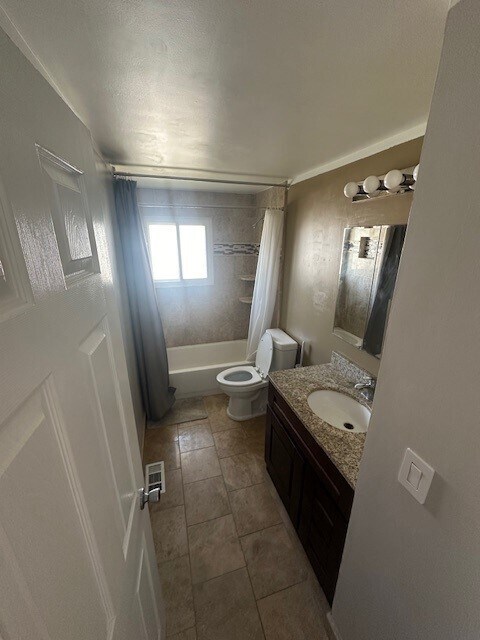 Building Photo - 1040 Tobey Ct