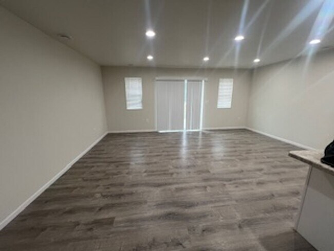 Foto del edificio - 3 Bedroom Duplex