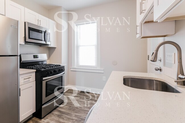 Building Photo - Immerse yourself in the charm of Baltimore...