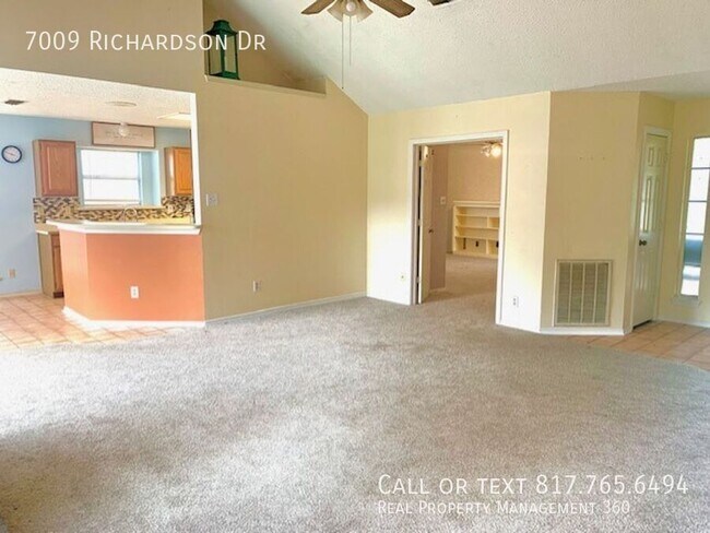 Foto del edificio - 7009 Richardson Dr