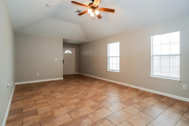 Foto del edificio - 15443 Bammel Oaks Ct