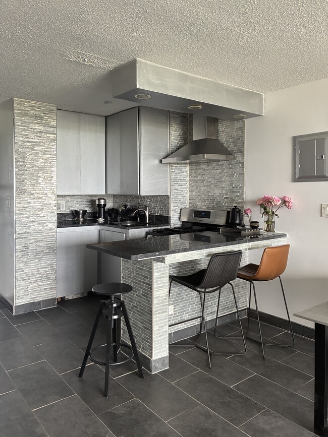 Building Photo - 15038 Union Tpke