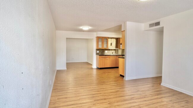 Foto del edificio - 1136 W 9th St