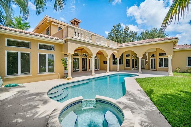 Foto del edificio - 18788 SE Windward Island Ln