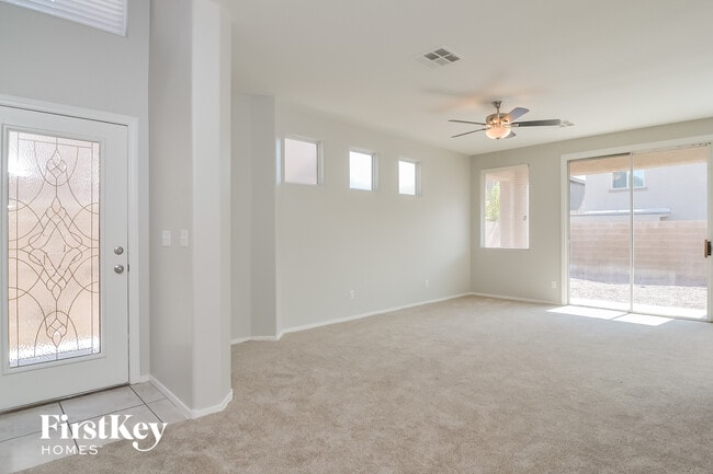 Foto del edificio - 4946 Copperlyn St