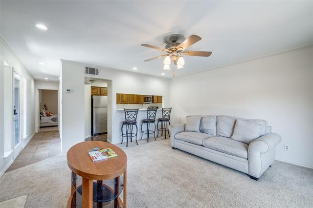 Foto del edificio - 2720 Copper Creek Dr