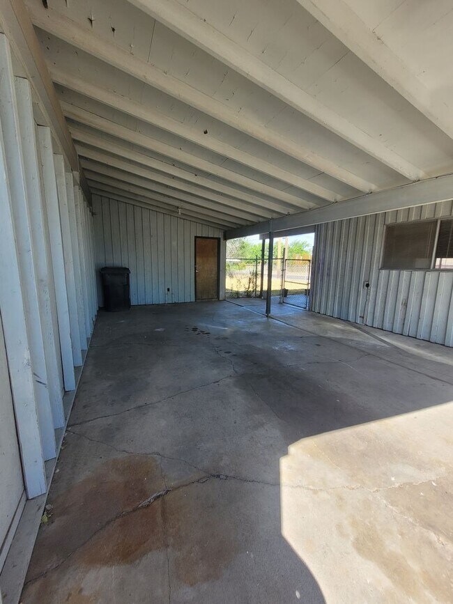 Building Photo - 452/454offut