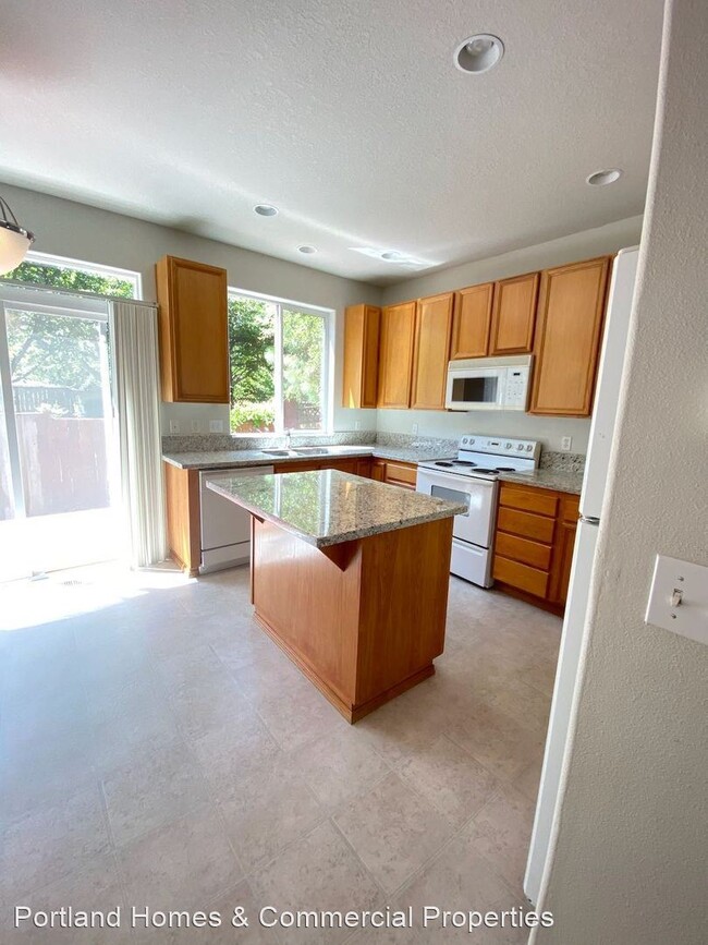 Building Photo - 3 br, 2.5 bath House - 18636 SW Tara Meado...