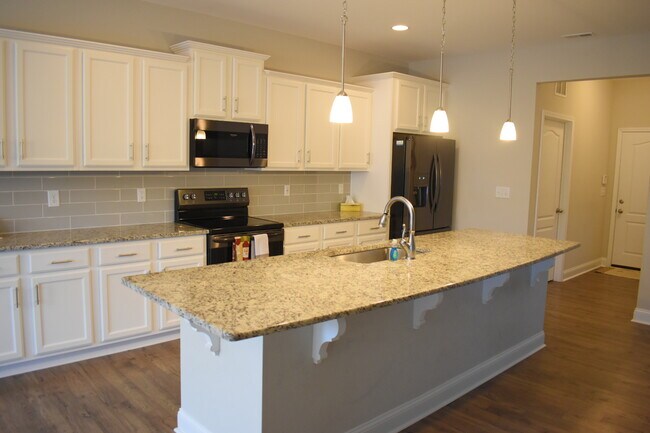 Building Photo - 6023 Willow Glen Dr