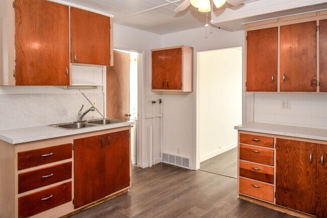 Building Photo - 376 S 100 W