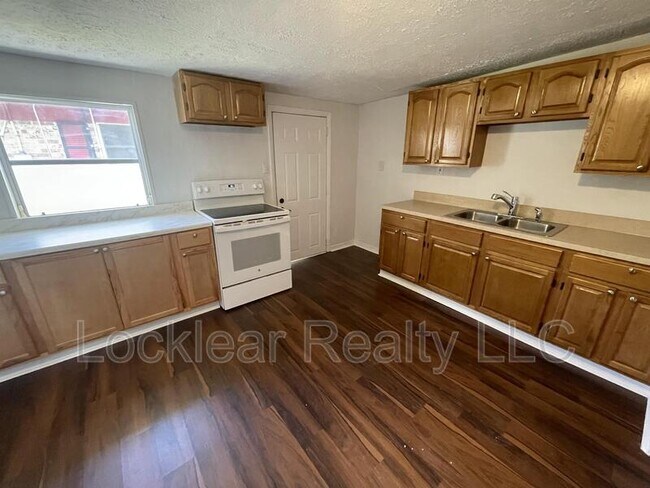 Foto del edificio - 3323 Dawson St