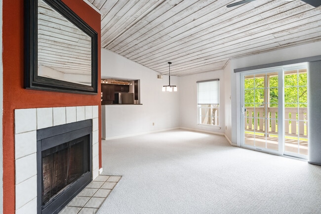 Building Photo - 28 Crown Knoll Ct