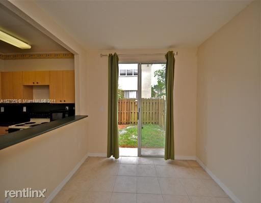 Foto del edificio - 3 br, 2.5 bath Townhome - 13596 NW 9th Ct