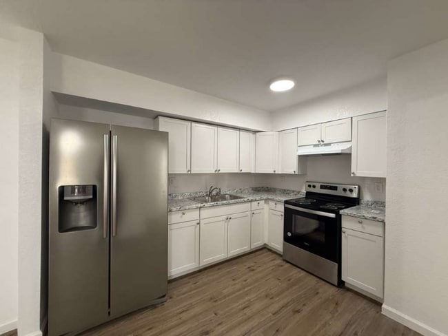 Foto del edificio - 6718 Pear Tree